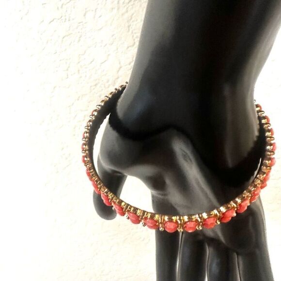 Peach beaded gold tone bangle bracelet - Picture 2 of 8